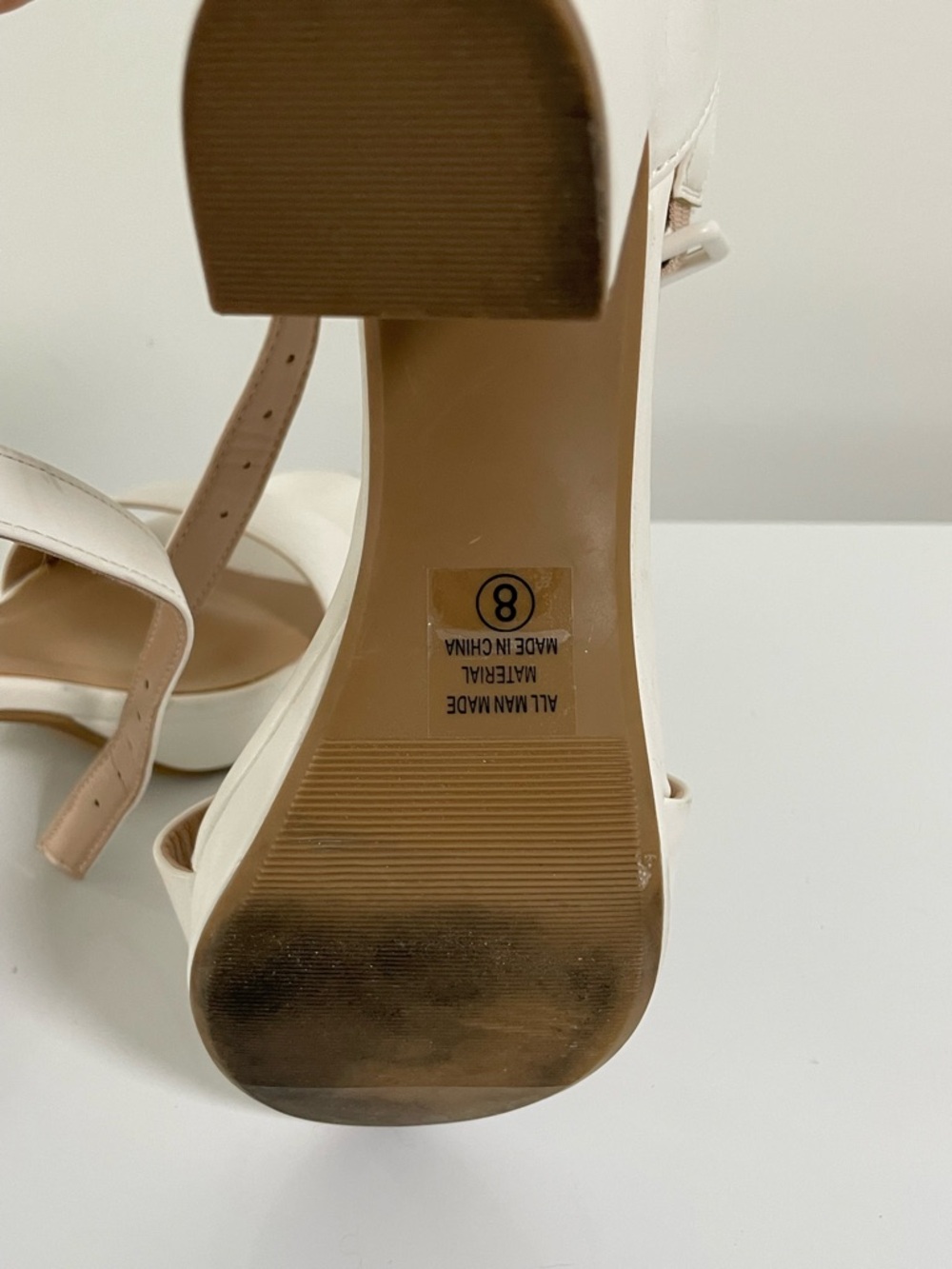 Delicious White Single-Band Ankle-Strap Block Heels. Size 8 - Picture 8 of 9